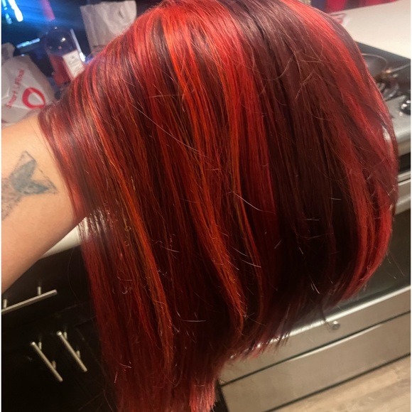 Bobbi Boss wig - Picture 2 of 6